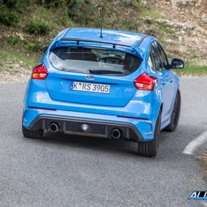 2016-Ford-Focus-RS-115-876x5351.jpg