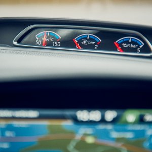 2016-Ford-Focus-RS-dashboard-gauges.jpg