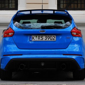 2016-ford-focus-rs-first-drive-ext06-1.jpg