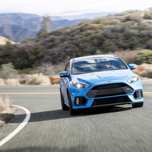 2016-Ford-Focus-RS-front-end-in-motion-021.jpg
