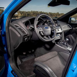 2016-Ford-Focus-RS-interior-view-04.jpg