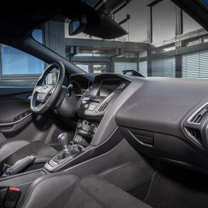 2016-Ford-Focus-RS-interior-view-051.jpg