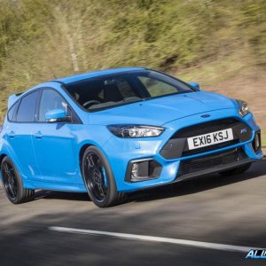 ford_focus_rs_front_action.jpg