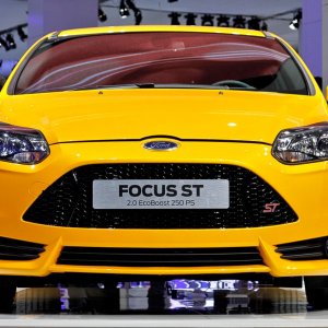 2012-ford-focus-ST-front-view.jpg