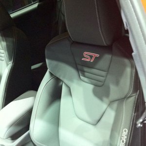 2012-ford-focus-ST-seat.jpg