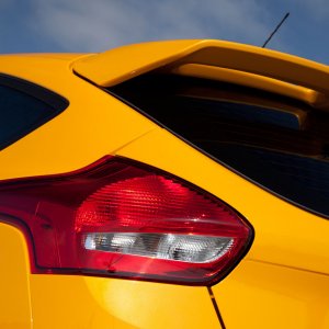 2015-Ford-Focus-ST-rear-taillight.jpg