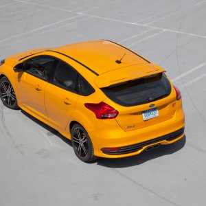 2015-Ford-Focus-ST-rear-three-quarter.jpg