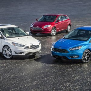 15fordfocusfamily_01_hr-1.jpg