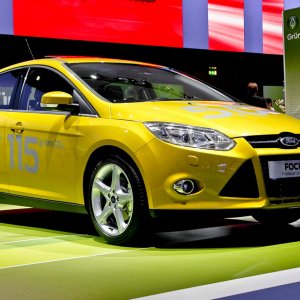 2012-ford-focus-ecoboost-front-three-quarters.jpg