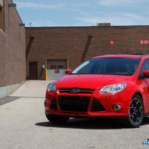 2012-ford-focus-se-photo-459373-s-986x603.jpg