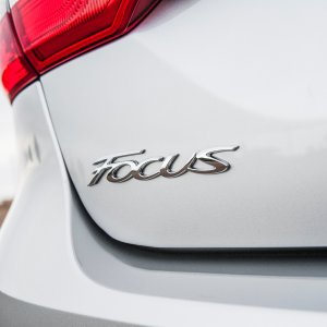 2014-Ford-Focus-Titanium-rear-badge.jpg
