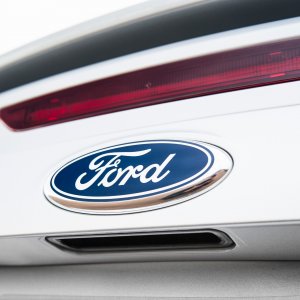 2014-Ford-Focus-Titanium-rear-badge-03.jpg