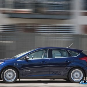 2016-Ford-Focus-BEV-103-876x535.jpg