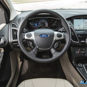 2016-Ford-Focus-BEV-126-876x535.jpg
